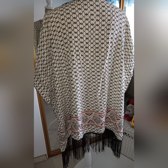 Anthropolgie Roffe Accessories~Bonita Neutral Fringe Oversized Kimono/Cover Up - Picture 9 of 15